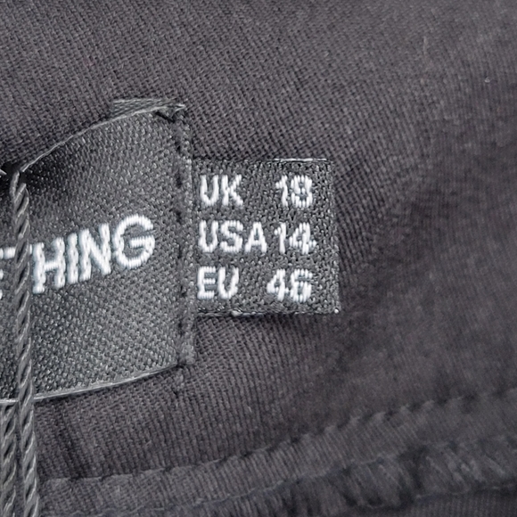 PrettyLittleThing Shape Black Buckle Detail Cargo Wide Leg Pants, Size 14 - Picture 11 of 16